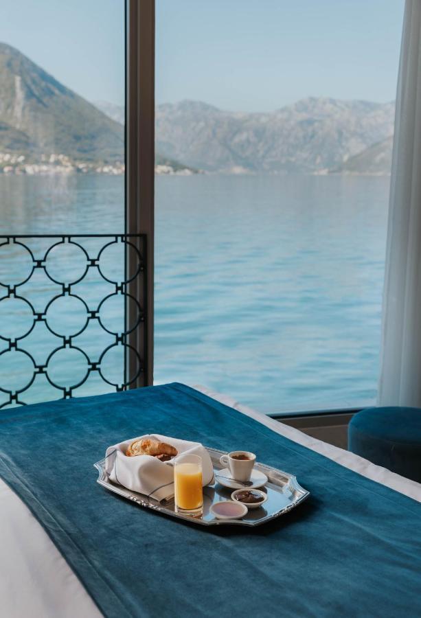 Corso Levante Luxury Suites Dobrota Kotor Exterior foto