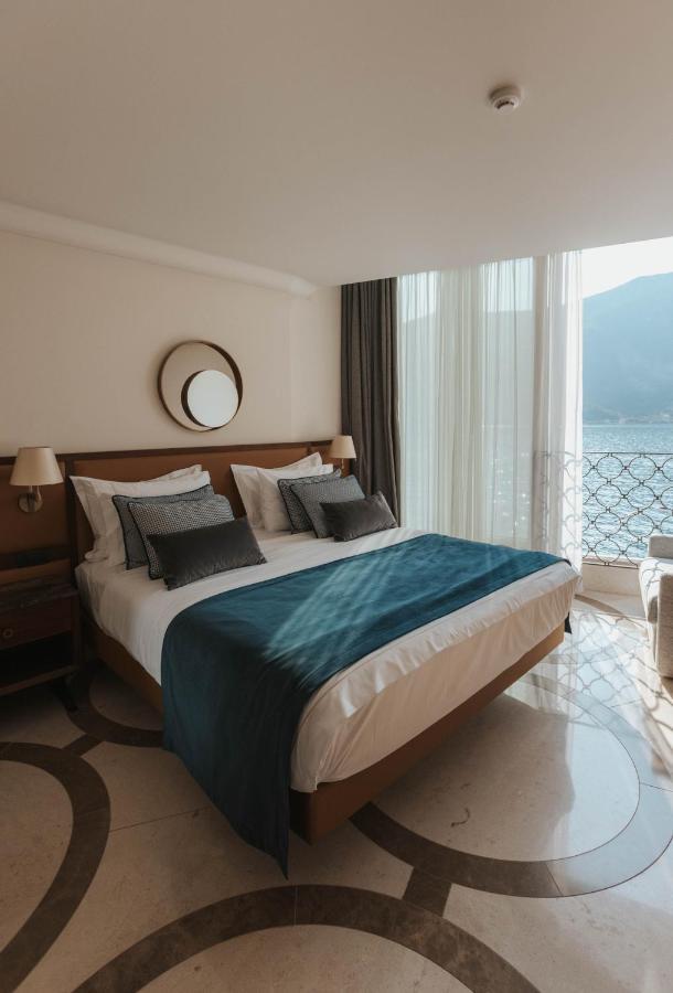 Corso Levante Luxury Suites Dobrota Kotor Exterior foto